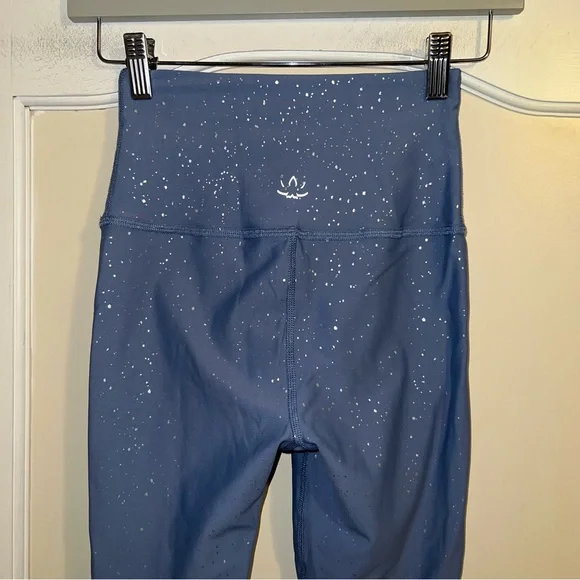 Beyond Yoga Alloy Ombre 7/8 Leggings in Excellent Condition - Picture 3 of 8